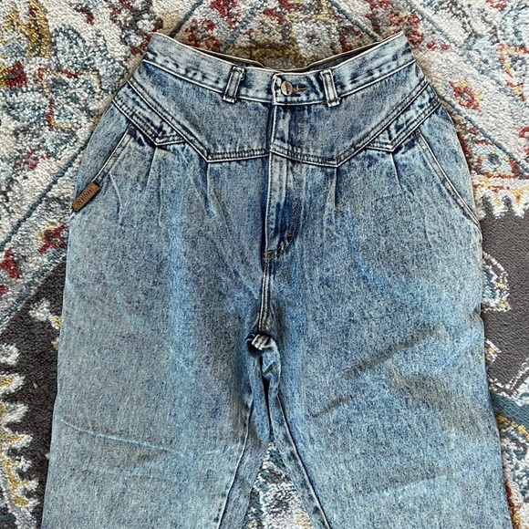 Vintage P.S Gitano Light Wash Acid Wash High Waisted Pleated Mom Jean- Size 6 - Picture 4 of 10